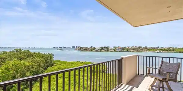 4 BELLEVIEW BOULEVARD