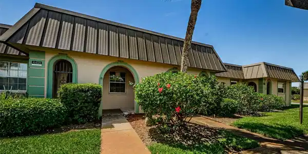 4411 SUMMERSUN DRIVE