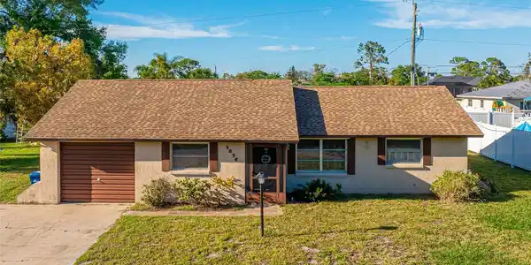 1076 AUBURN ROAD