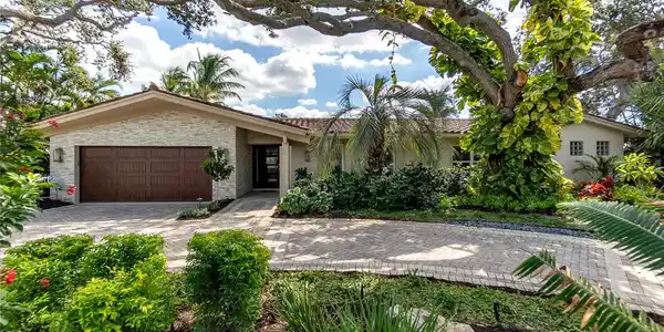 518 VENICE LANE