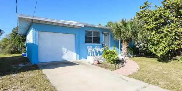 3240 LA PALOMA AVENUE