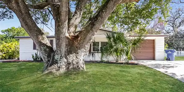 3316 PINEHURST DRIVE