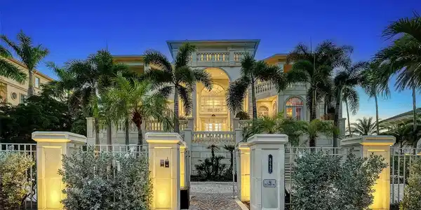 865 LONGBOAT CLUB ROAD
