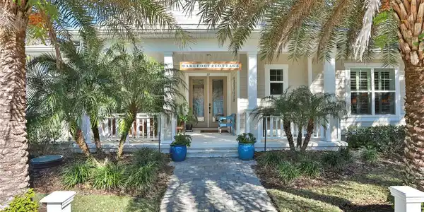 22 SHADY OAK LANE