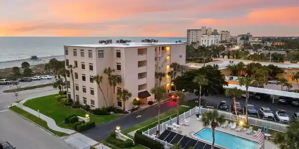 109 THE ESPLANADE S
