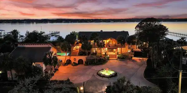 1010 JOHN ANDERSON DRIVE