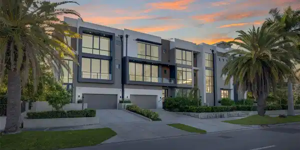 98 W DAVIS BOULEVARD