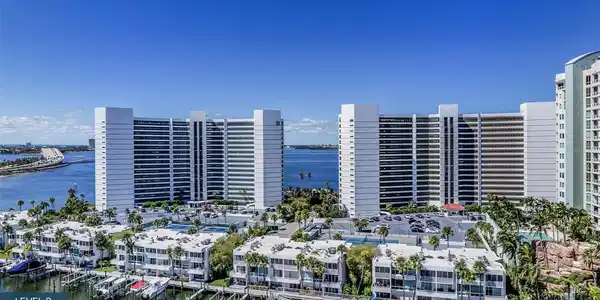 555 QUAY COMMON