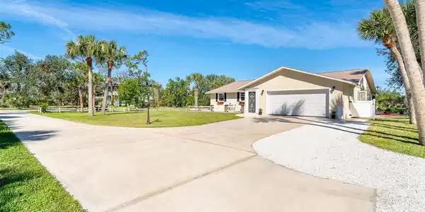 891 HARMONY LANE