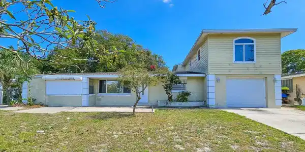 2607 SAXON DRIVE