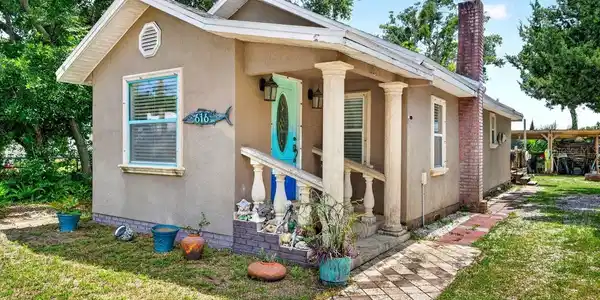 616 DORA STREET