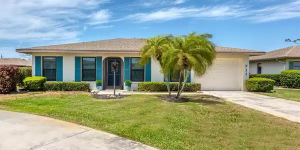 711 VIVIENDA WEST BOULEVARD