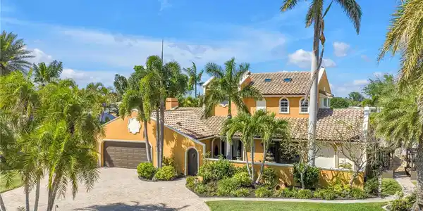 3945 POINSETTIA DRIVE