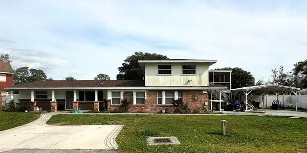 1015 LINDEN ROAD