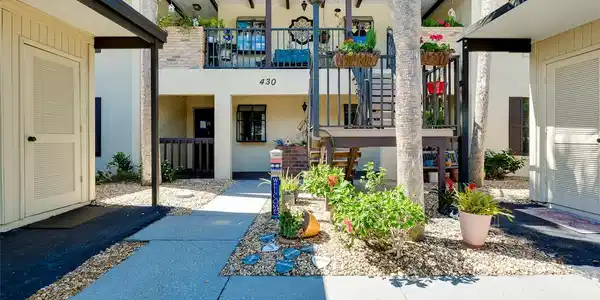430 MISSION TRAIL E