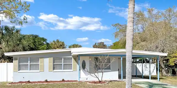 485 FAIRFAX LANE