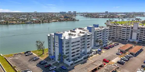 500 TREASURE ISLAND CAUSEWAY