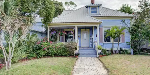 411 MAGNOLIA STREET
