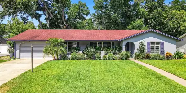 837 LINDENWOOD CIRCLE W