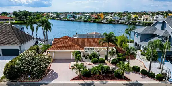 809 CHIPAWAY DRIVE