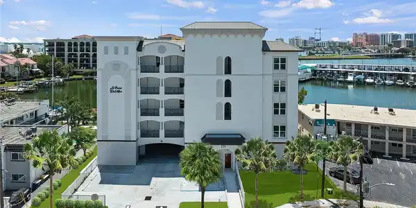211 DOLPHIN POINT