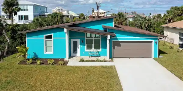 33 ROLLINS DRIVE
