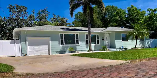 201 61ST STREET N