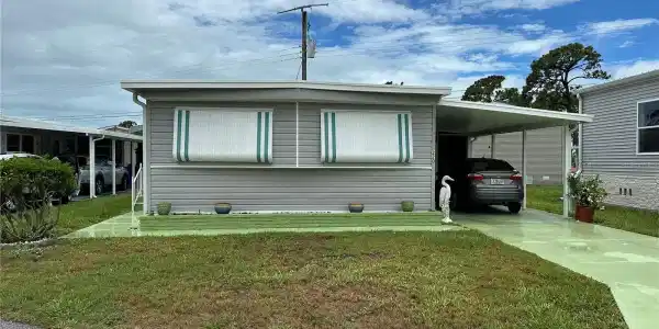 220 OUTER DRIVE E