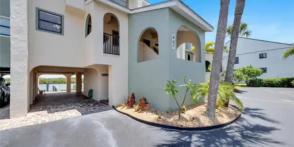 907 BAHIA DEL SOL DRIVE