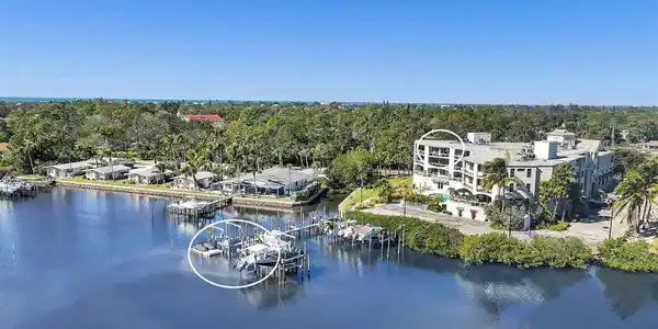 516 TAMIAMI TRAIL S