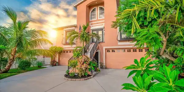 1711 RIVERSIDE DRIVE