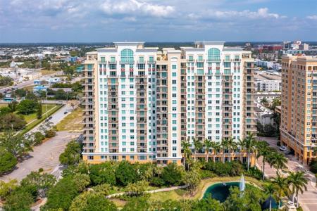 800 N TAMIAMI TRAIL