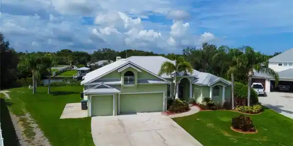 433 ISLAND CAY WAY