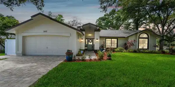 2412 COUNTRY TRAILS DRIVE