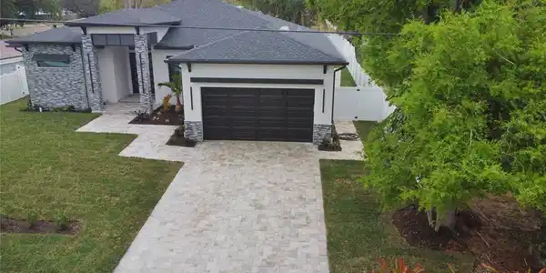 805 PADUA COURT