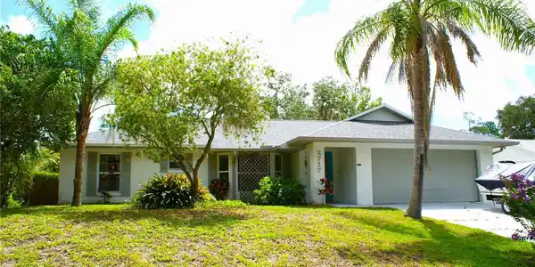 2717 WOODLAND DRIVE