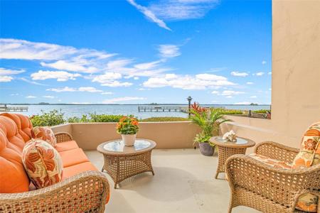 634 EDGEWATER DRIVE