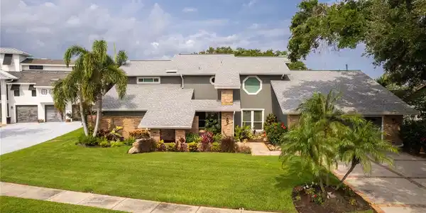 9011 BAYWOOD PARK DRIVE