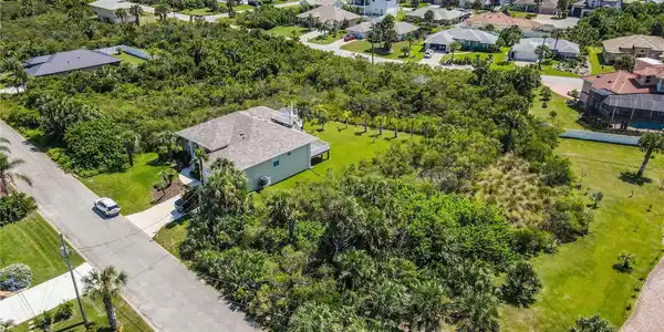 20 MAHOE DRIVE N