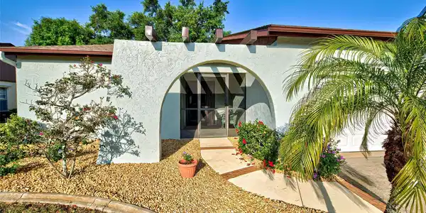654 LINDEN DRIVE