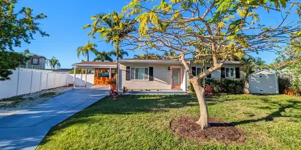 751 SUNSET COVE