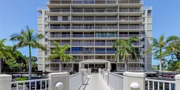500 N OSCEOLA AVENUE