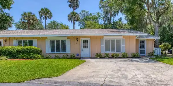22 COUNTRY CLUB DRIVE