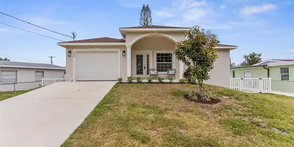539 FIREFLY LANE