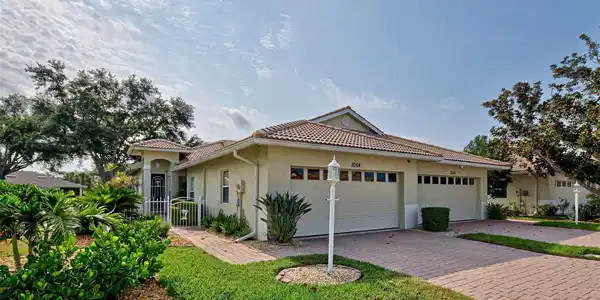 1054 YOSEMITE DRIVE