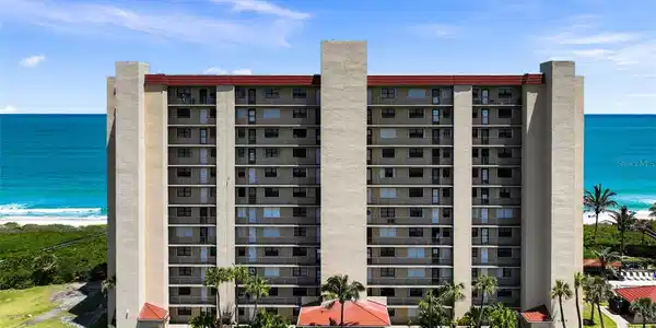 4250 N HIGHWAY A1A