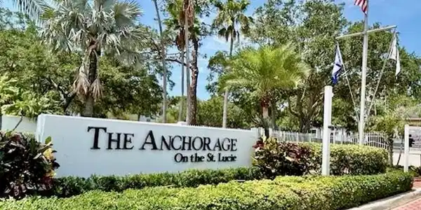 2502 SE ANCHORAGE COVE