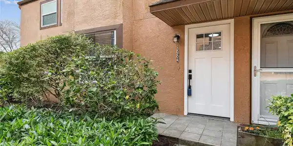 1884 CLEARBROOKE DRIVE