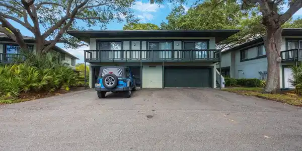 2924 LICHEN LANE