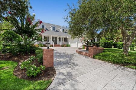 110 N CREEK LANE